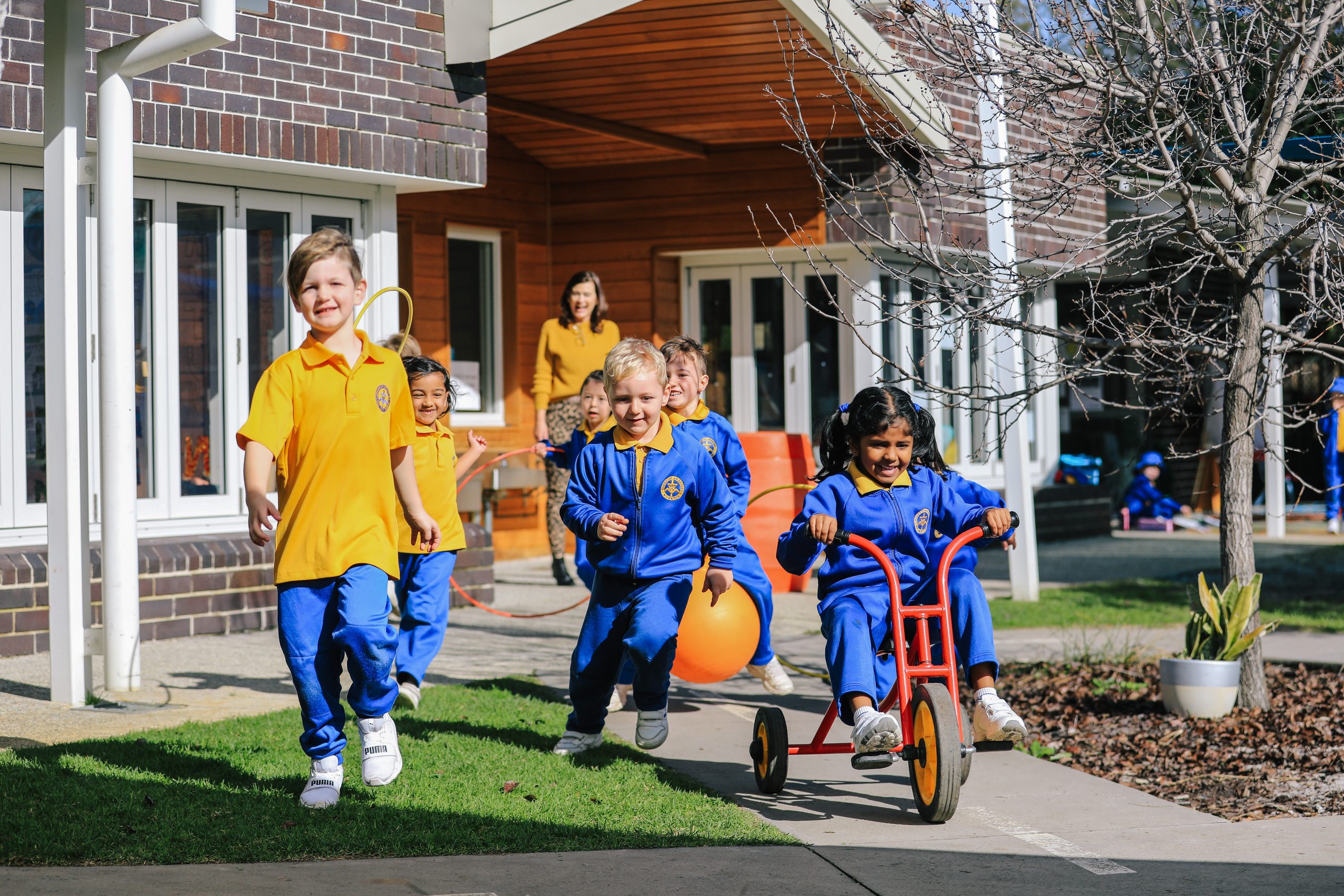 QueenOfApostles_2021_PhotographyByMattBiocich-110